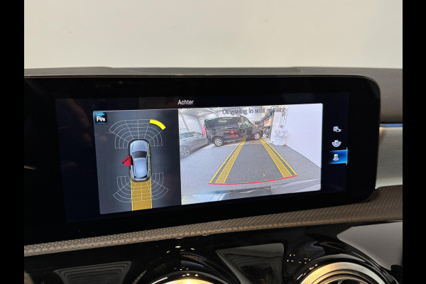Mercedes-Benz A-Klasse 250e PHEV AMG Line Auto. Navigatie Apple Carplay/Android Auto Camera Parkeersensoren Adaptive Cruise Control Stoelverwarming Virtual Cockpit Climate Control Lichtmetalen velgen Mercedes-Benz A-Klasse 250e PHEV AMG Line Auto. Navigatie Apple Carplay/Android Auto Camera Parkeersensoren Adaptive Cruise Control Stoelverwarming Virtual Cockpit Climate Control Lichtmetalen velgen