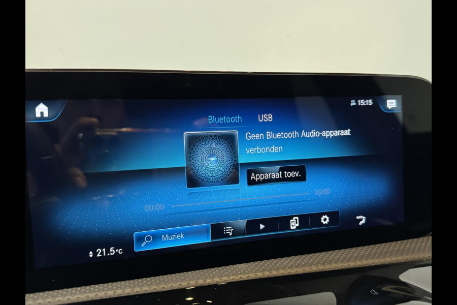 Mercedes-Benz A-Klasse 250e PHEV AMG Line Auto. Navigatie Apple Carplay/Android Auto Camera Parkeersensoren Adaptive Cruise Control Stoelverwarming Virtual Cockpit Climate Control Lichtmetalen velgen Mercedes-Benz A-Klasse 250e PHEV AMG Line Auto. Navigatie Apple Carplay/Android Auto Camera Parkeersensoren Adaptive Cruise Control Stoelverwarming Virtual Cockpit Climate Control Lichtmetalen velgen
