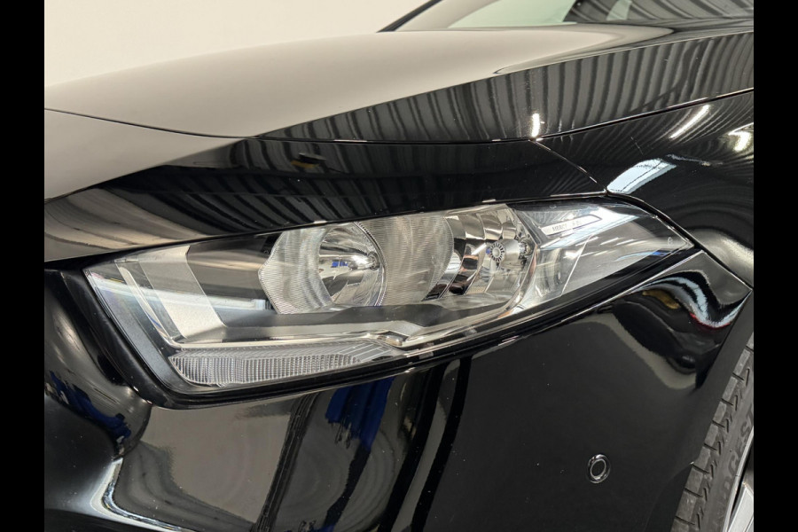 Mercedes-Benz A-Klasse 250e PHEV AMG Line Auto. Navigatie Apple Carplay/Android Auto Camera Parkeersensoren Adaptive Cruise Control Stoelverwarming Virtual Cockpit Climate Control Lichtmetalen velgen Mercedes-Benz A-Klasse 250e PHEV AMG Line Auto. Navigatie Apple Carplay/Android Auto Camera Parkeersensoren Adaptive Cruise Control Stoelverwarming Virtual Cockpit Climate Control Lichtmetalen velgen