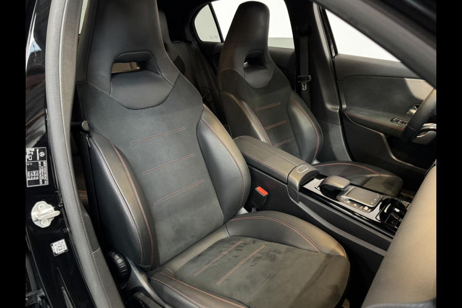 Mercedes-Benz A-Klasse 250e PHEV AMG Line Auto. Navigatie Apple Carplay/Android Auto Camera Parkeersensoren Adaptive Cruise Control Stoelverwarming Virtual Cockpit Climate Control Lichtmetalen velgen Mercedes-Benz A-Klasse 250e PHEV AMG Line Auto. Navigatie Apple Carplay/Android Auto Camera Parkeersensoren Adaptive Cruise Control Stoelverwarming Virtual Cockpit Climate Control Lichtmetalen velgen