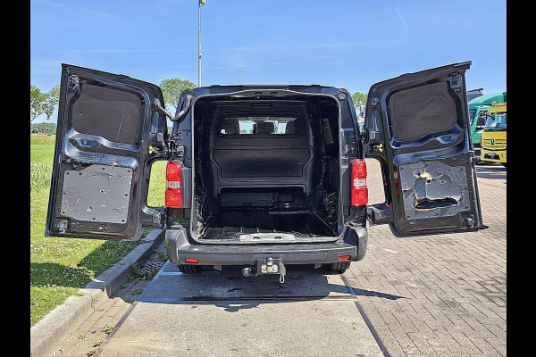 Opel Vivaro 2.0 CDTI L3H1 DC Edition Airco Automaat Trekhaak Navi Euro6 NAP Oh-Historie 1e Eigenaar!