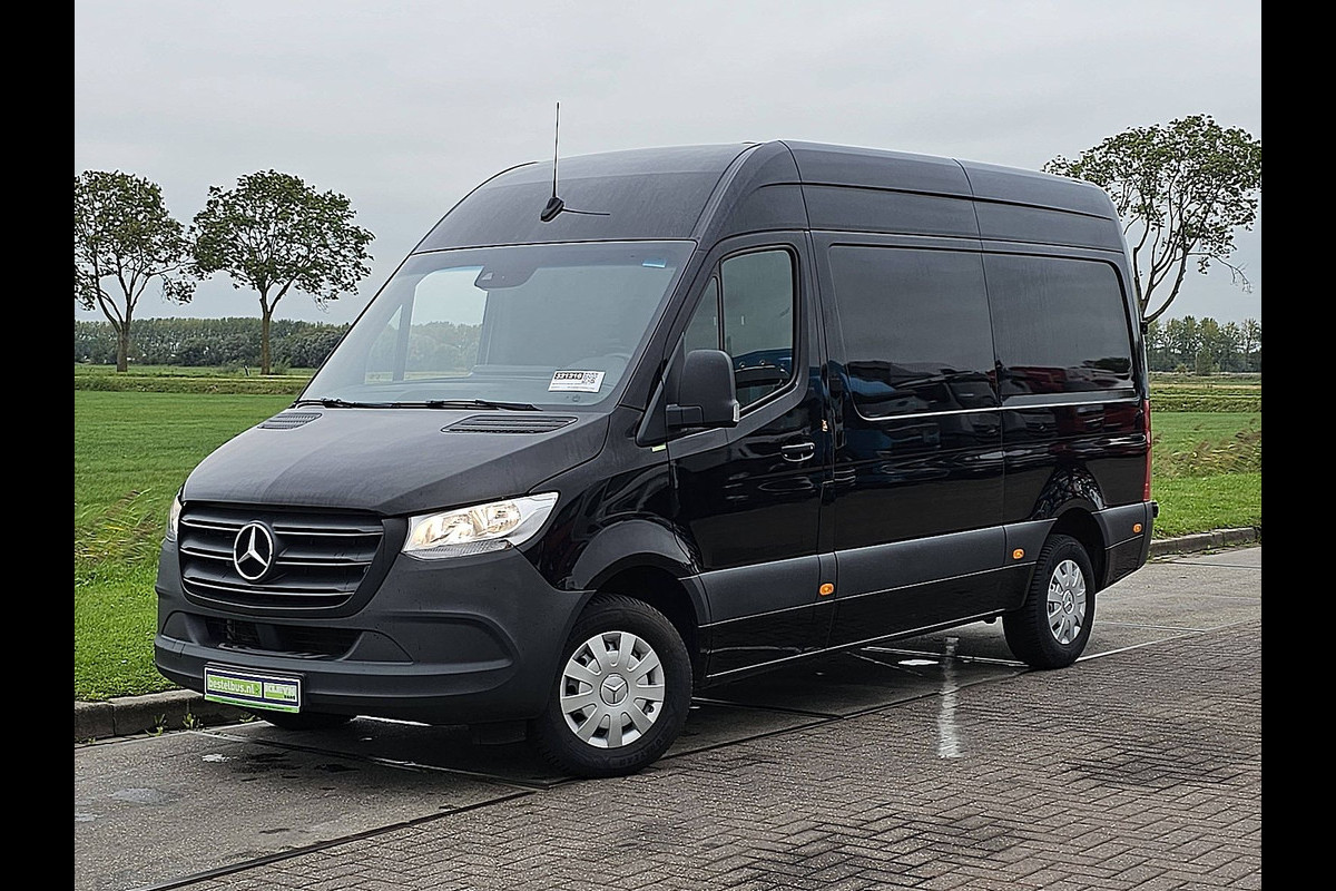 Mercedes-Benz Sprinter 317 L2H2 RWD 3.5t-Trekhaak Airco Navi Mbux 170 PK Euro6 Mercedes-Benz Sprinter 317 L2H2 RWD 3.5t-Trekhaak Airco Navi Mbux 170 PK Euro6