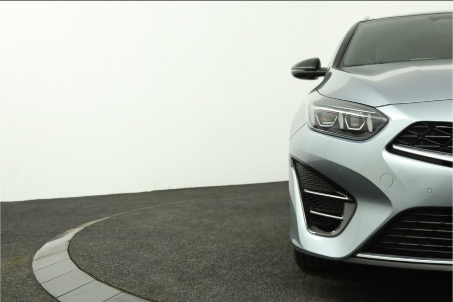 Kia Ceed Sportswagon 1.5 T-GDi GT-Line Apple Carplay/Android Auto - Cruise Control - Dodehoekdetectie - Panoramadak - Navigatie - Stuur/Stoelverwarming Fabrieksgarantie tot 07-2031 Kia Ceed Sportswagon 1.5 T-GDi GT-Line Apple Carplay/Android Auto - Cruise Control - Dodehoekdetectie - Panoramadak - Navigatie - Stuur/Stoelverwarming Fabrieksgarantie tot 07-2031