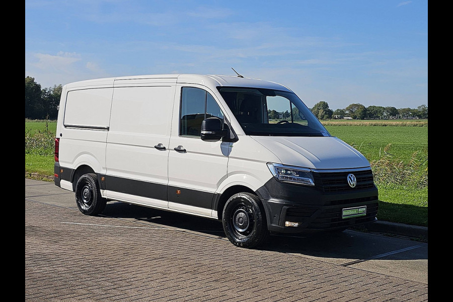 Volkswagen Crafter 35 2.0 TDI L3H2 LED Navi Standkachel Trekhaak PDC Cruise Stoelverwarming Apple Carplay Euro6 140 PK!