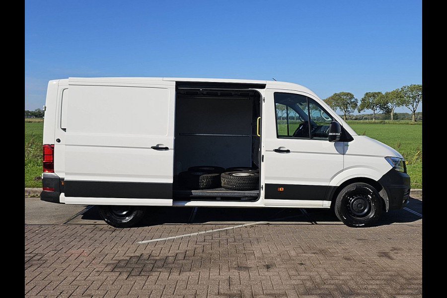 Volkswagen Crafter 35 2.0 TDI L3H2 LED Navi Standkachel Trekhaak PDC Cruise Stoelverwarming Apple Carplay Euro6 140 PK!