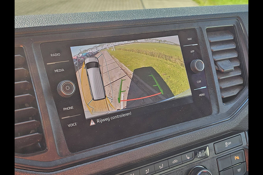 Volkswagen Crafter 35 2.0 TDI L3H2 LED Navi Standkachel Trekhaak PDC Cruise Stoelverwarming Apple Carplay Euro6 140 PK!