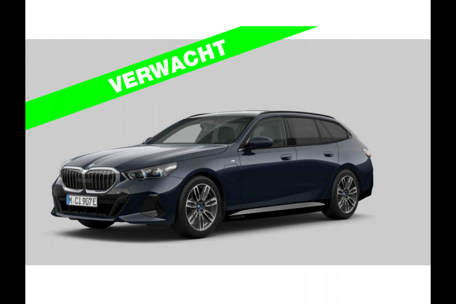 BMW 5 Serie Touring 530e M-Sport - Pano - Trekhaak - Driving Ass - Camera BMW 5 Serie Touring 530e M-Sport - Pano - Trekhaak - Driving Ass - Camera