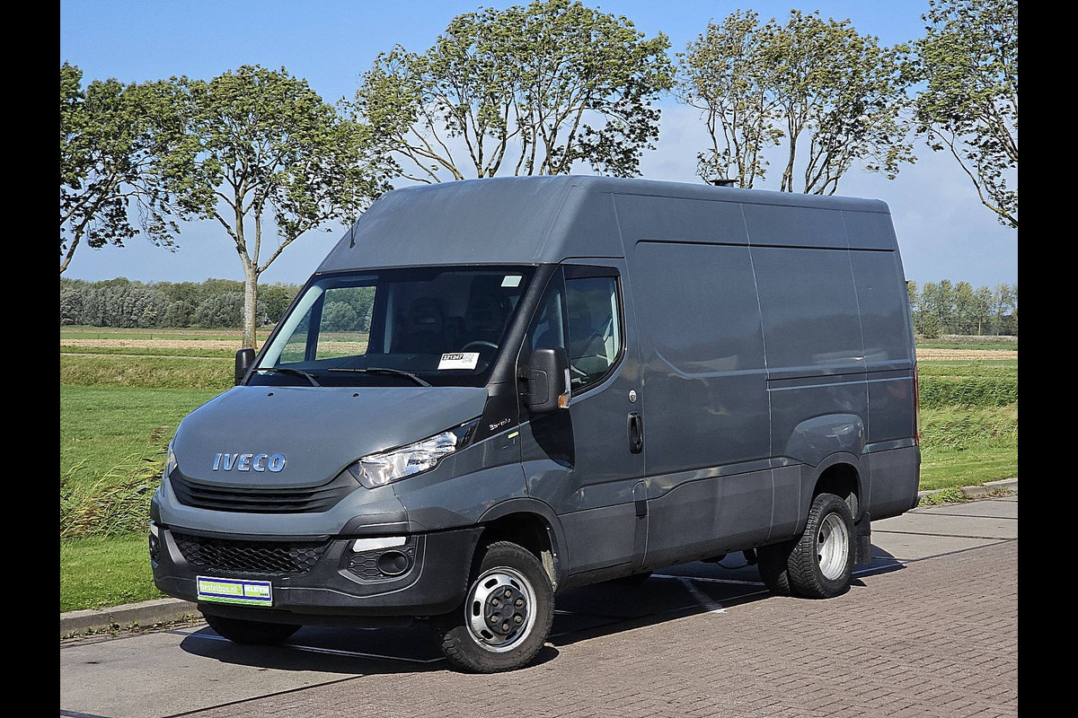 Iveco Daily 35C15V 3.0L L2H2, dubbellucht, airco,camera, trekhaak Iveco Daily 35C15V 3.0L L2H2, dubbellucht, airco,camera, trekhaak