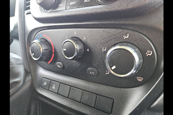 Iveco Daily 35C15V 3.0L L2H2, dubbellucht, airco,camera, trekhaak