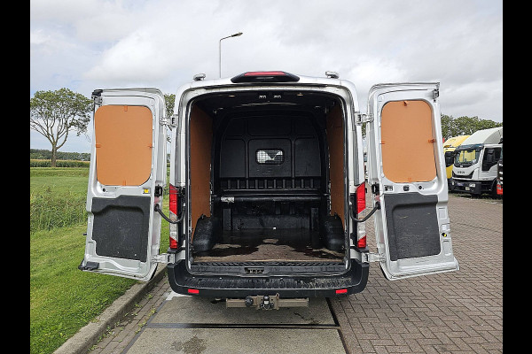 Ford Transit 350 2.0 TDCI L2H2 DC Trend Leer Cruise Trekhaak Carplay