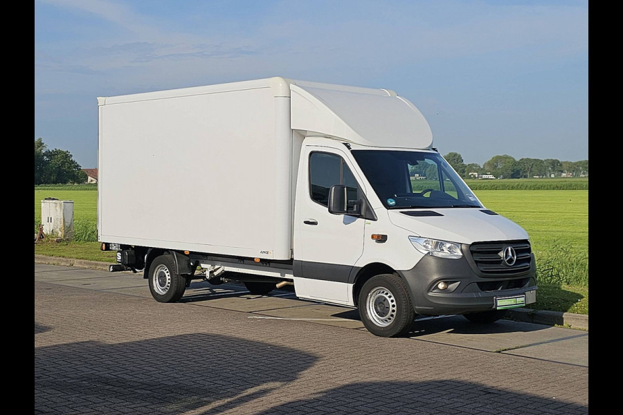 Mercedes-Benz Sprinter 317 L3 RWD Bakwagen Laadklep Airco Mbux 170Pk Euro6! Mercedes-Benz Sprinter 317 L3 RWD Bakwagen Laadklep Airco Mbux 170Pk Euro6!