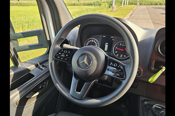 Mercedes-Benz Sprinter 317 L3 RWD Bakwagen Laadklep Airco Mbux 170Pk Euro6! Mercedes-Benz Sprinter 317 L3 RWD Bakwagen Laadklep Airco Mbux 170Pk Euro6!