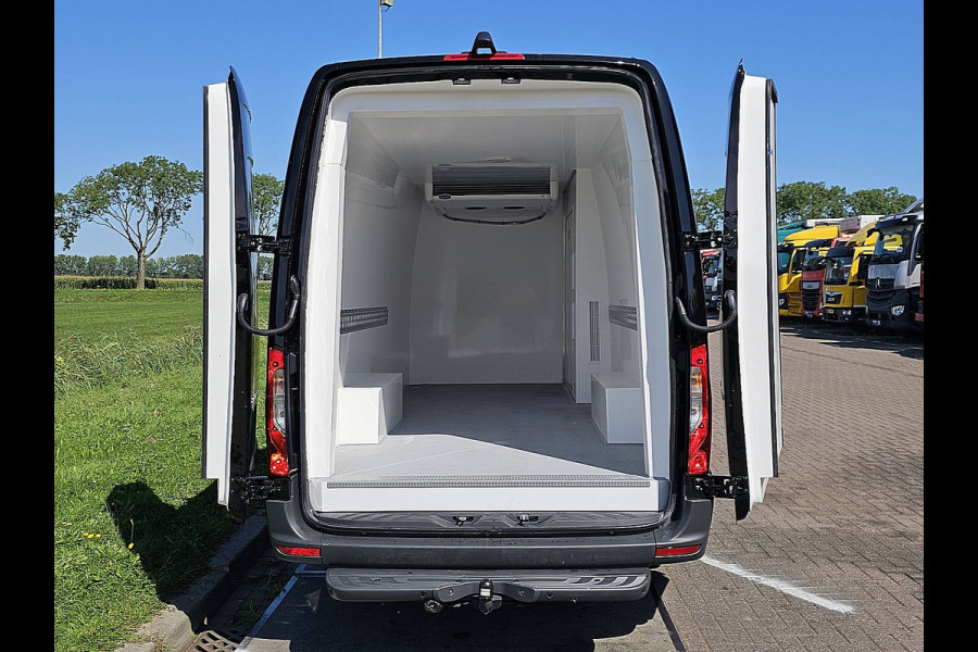 Mercedes-Benz Sprinter 315 L3H2 Pro Koelwagen FRIGO Vriezer Dag/Nacht Nieuw Mbux10 Carrier BPM-Vrij/ Direct leverbaar! Mercedes-Benz Sprinter 315 L3H2 Pro Koelwagen FRIGO Vriezer Dag/Nacht Nieuw Mbux10 Carrier BPM-Vrij/ Direct leverbaar!
