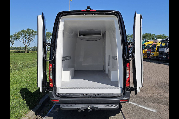 Mercedes-Benz Sprinter 315 L3H2 Pro Koelwagen FRIGO Vriezer Dag/Nacht Nieuw Mbux10 Carrier BPM-Vrij/ Direct leverbaar! Mercedes-Benz Sprinter 315 L3H2 Pro Koelwagen FRIGO Vriezer Dag/Nacht Nieuw Mbux10 Carrier BPM-Vrij/ Direct leverbaar!