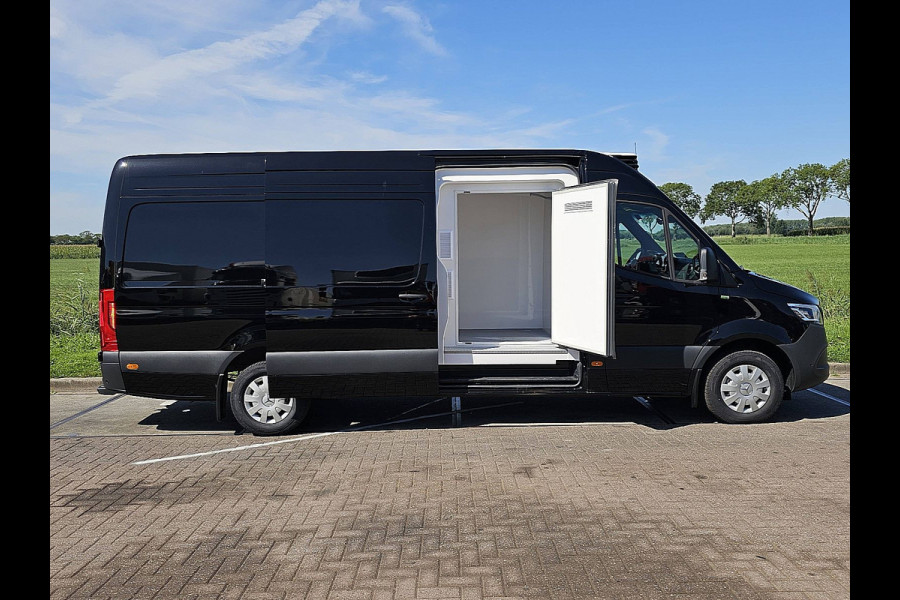 Mercedes-Benz Sprinter 315 L3H2 Pro Koelwagen FRIGO Vriezer Dag/Nacht Nieuw Mbux10 Carrier BPM-Vrij/ Direct leverbaar! Mercedes-Benz Sprinter 315 L3H2 Pro Koelwagen FRIGO Vriezer Dag/Nacht Nieuw Mbux10 Carrier BPM-Vrij/ Direct leverbaar!