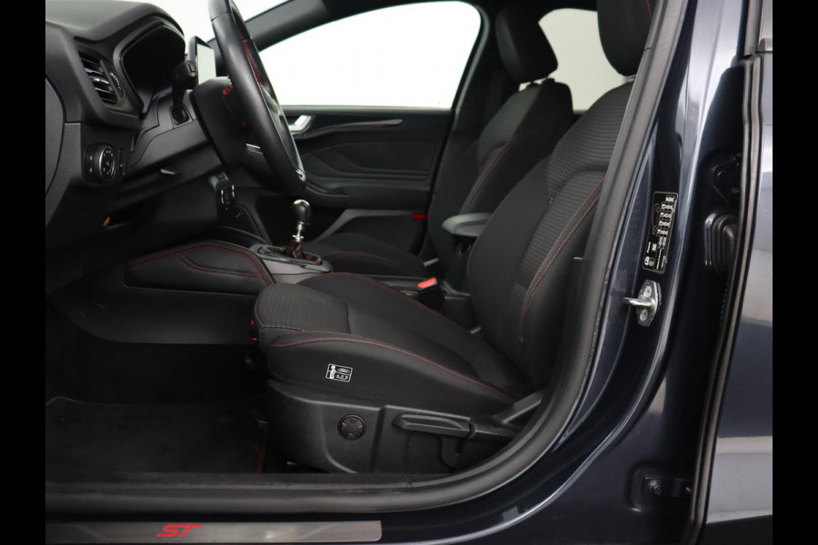 Ford Focus 1.0 EcoBoost Hybrid ST Line X | Trekhaak | Stoel & stuurverwarming | Head-Up | Adaptive cruise | Camera | B&O Sound | Digital Cockpit | Carplay | Keyless | Full LED | Comfortstoelen | Park Assist Ford Focus 1.0 EcoBoost Hybrid ST Line X | Trekhaak | Stoel & stuurverwarming | Head-Up | Adaptive cruise | Camera | B&O Sound | Digital Cockpit | Carplay | Keyless | Full LED | Comfortstoelen | Park Assist