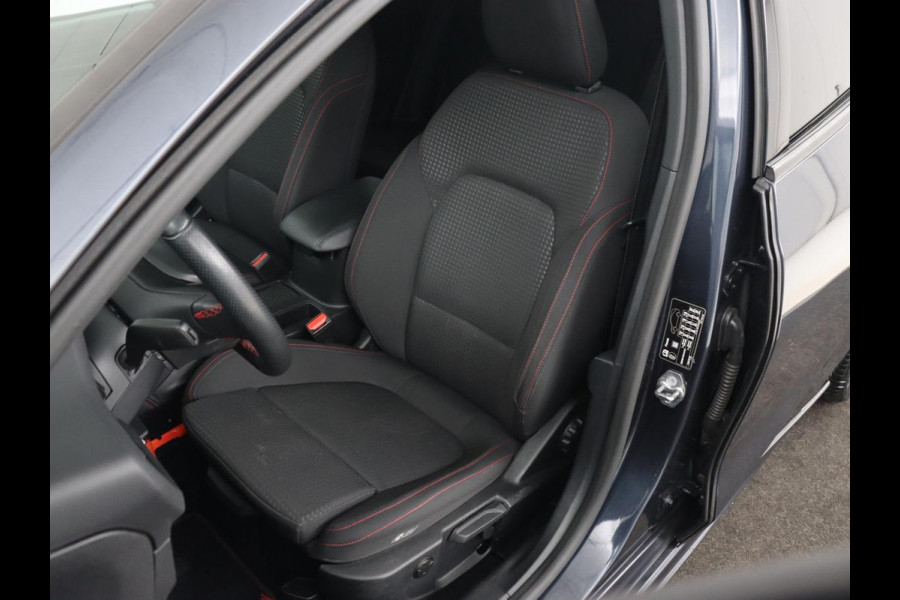 Ford Focus 1.0 EcoBoost Hybrid ST Line X | Trekhaak | Stoel & stuurverwarming | Head-Up | Adaptive cruise | Camera | B&O Sound | Digital Cockpit | Carplay | Keyless | Full LED | Comfortstoelen | Park Assist Ford Focus 1.0 EcoBoost Hybrid ST Line X | Trekhaak | Stoel & stuurverwarming | Head-Up | Adaptive cruise | Camera | B&O Sound | Digital Cockpit | Carplay | Keyless | Full LED | Comfortstoelen | Park Assist