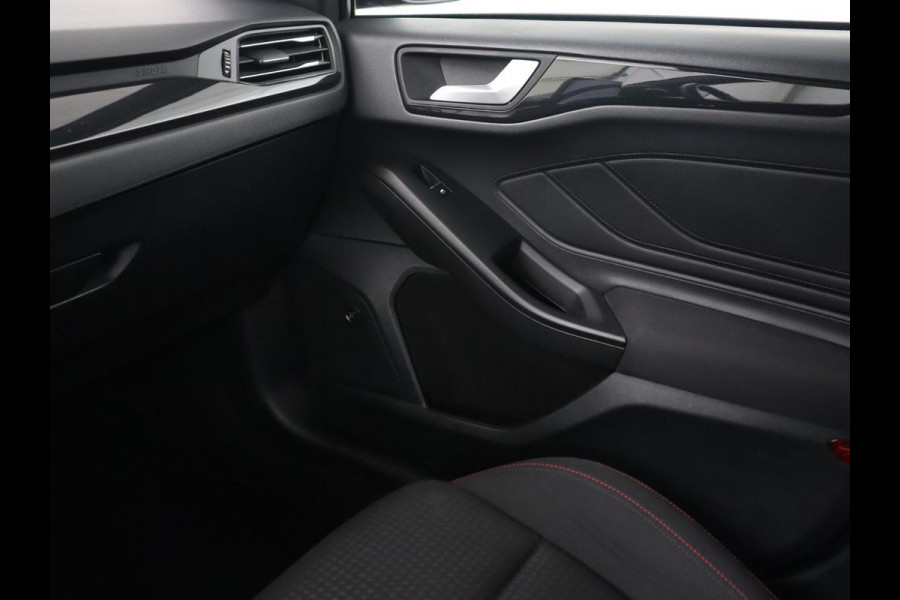 Ford Focus 1.0 EcoBoost Hybrid ST Line X | Trekhaak | Stoel & stuurverwarming | Head-Up | Adaptive cruise | Camera | B&O Sound | Digital Cockpit | Carplay | Keyless | Full LED | Comfortstoelen | Park Assist Ford Focus 1.0 EcoBoost Hybrid ST Line X | Trekhaak | Stoel & stuurverwarming | Head-Up | Adaptive cruise | Camera | B&O Sound | Digital Cockpit | Carplay | Keyless | Full LED | Comfortstoelen | Park Assist