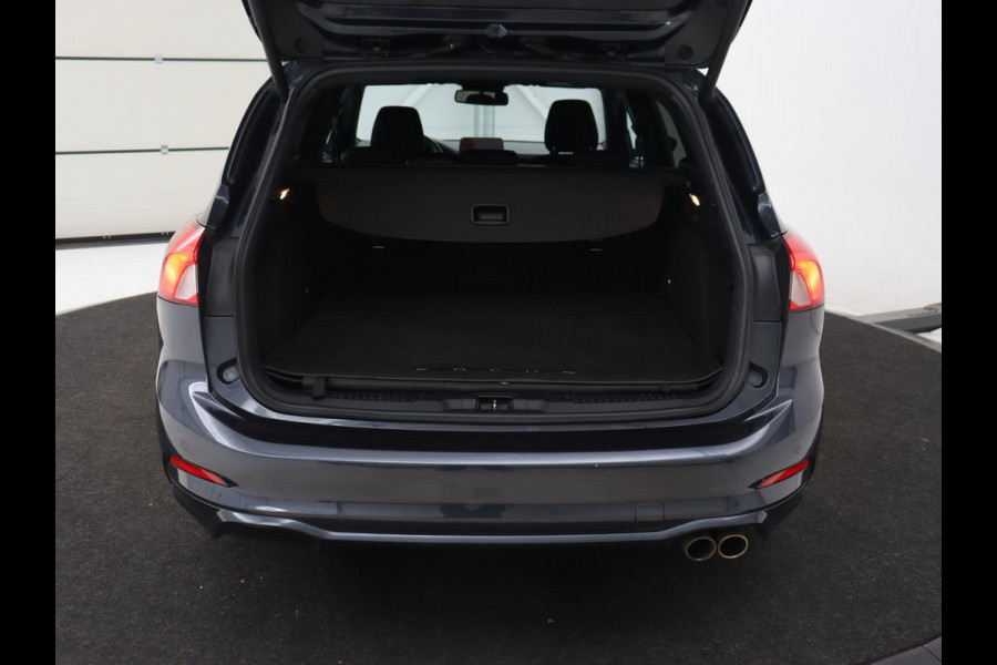 Ford Focus 1.0 EcoBoost Hybrid ST Line X | Trekhaak | Stoel & stuurverwarming | Head-Up | Adaptive cruise | Camera | B&O Sound | Digital Cockpit | Carplay | Keyless | Full LED | Comfortstoelen | Park Assist Ford Focus 1.0 EcoBoost Hybrid ST Line X | Trekhaak | Stoel & stuurverwarming | Head-Up | Adaptive cruise | Camera | B&O Sound | Digital Cockpit | Carplay | Keyless | Full LED | Comfortstoelen | Park Assist