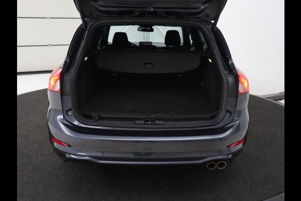 Ford Focus 1.0 EcoBoost Hybrid ST Line X | Trekhaak | Stoel & stuurverwarming | Head-Up | Adaptive cruise | Camera | B&O Sound | Digital Cockpit | Carplay | Keyless | Full LED | Comfortstoelen | Park Assist Ford Focus 1.0 EcoBoost Hybrid ST Line X | Trekhaak | Stoel & stuurverwarming | Head-Up | Adaptive cruise | Camera | B&O Sound | Digital Cockpit | Carplay | Keyless | Full LED | Comfortstoelen | Park Assist