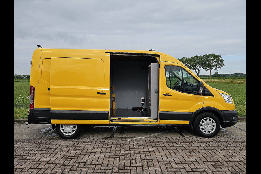 Ford Transit 350 2.0 TDCI L3H2 Trekhaak NAP Airco Euro6 130Pk 1e Eigenaar Oh-Historie!