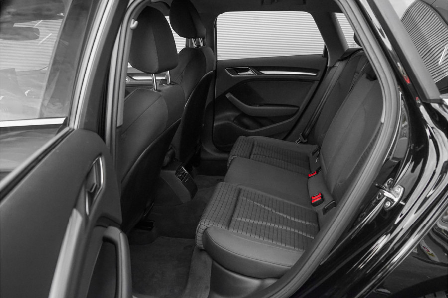 Audi A3 Sportback 40 TFSI Quattro Sport Automaat Navi ACC 18" Audi A3 Sportback 40 TFSI Quattro Sport Automaat Navi ACC 18"