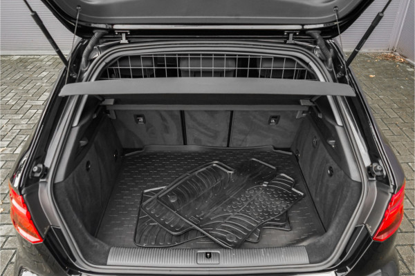 Audi A3 Sportback 40 TFSI Quattro Sport Automaat Navi ACC 18" Audi A3 Sportback 40 TFSI Quattro Sport Automaat Navi ACC 18"