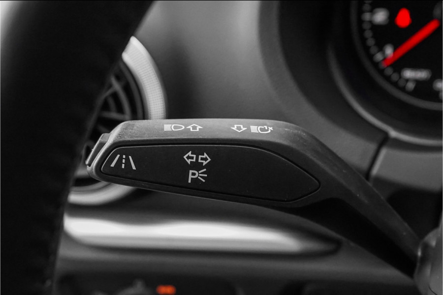 Audi A3 Sportback 40 TFSI Quattro Sport Automaat Navi ACC 18" Audi A3 Sportback 40 TFSI Quattro Sport Automaat Navi ACC 18"