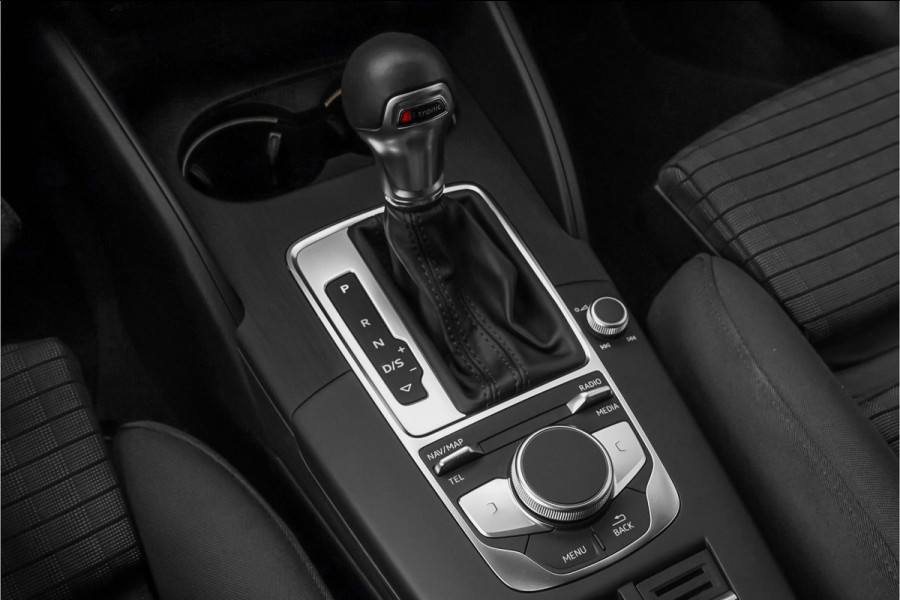 Audi A3 Sportback 40 TFSI Quattro Sport Automaat Navi ACC 18" Audi A3 Sportback 40 TFSI Quattro Sport Automaat Navi ACC 18"