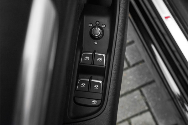 Audi A3 Sportback 40 TFSI Quattro Sport Automaat Navi ACC 18" Audi A3 Sportback 40 TFSI Quattro Sport Automaat Navi ACC 18"