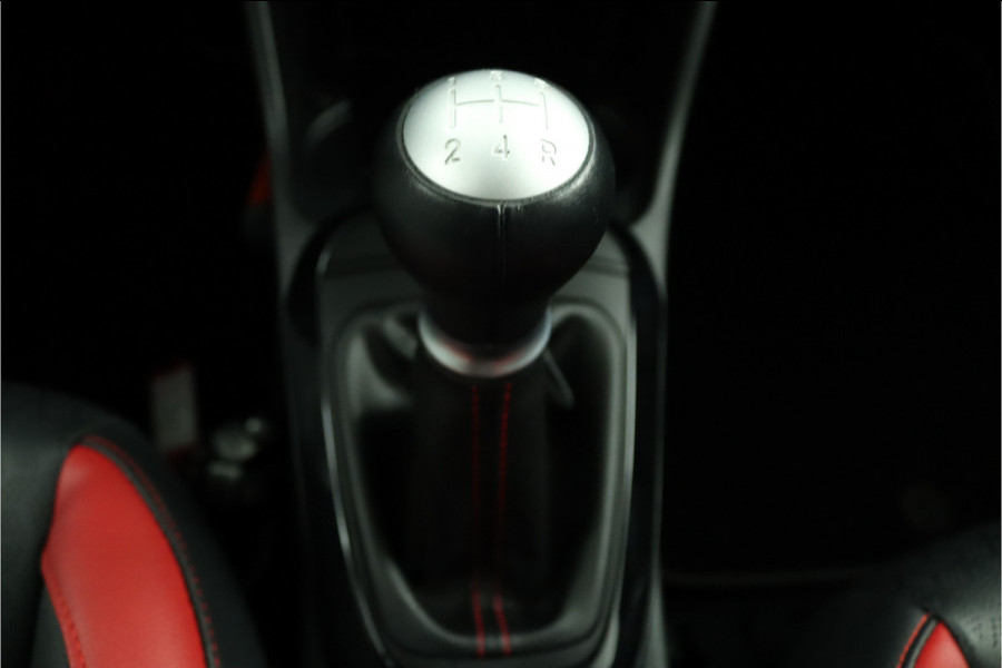 Kia Picanto 1.0 DPi GT-Line Apple Carplay/Android Auto - Cruise Control - Climate Control - Lederen Bekleding - Navigatie - Achteruitrijcamera - Fabrieksgarantie tot 04-2031