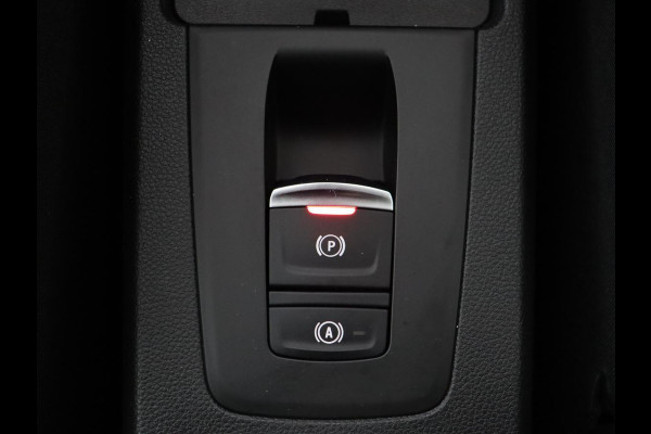 Renault ZOE R135 Intens 52 kWh | Warmtepomp | Carplay | Camera | Half leder | Keyless | Navigatie | Climate control | DAB | Cruise control Renault ZOE R135 Intens 52 kWh | Warmtepomp | Carplay | Camera | Half leder | Keyless | Navigatie | Climate control | DAB | Cruise control