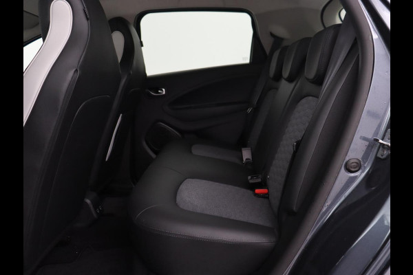 Renault ZOE R135 Intens 52 kWh | Warmtepomp | Carplay | Camera | Half leder | Keyless | Navigatie | Climate control | DAB | Cruise control Renault ZOE R135 Intens 52 kWh | Warmtepomp | Carplay | Camera | Half leder | Keyless | Navigatie | Climate control | DAB | Cruise control