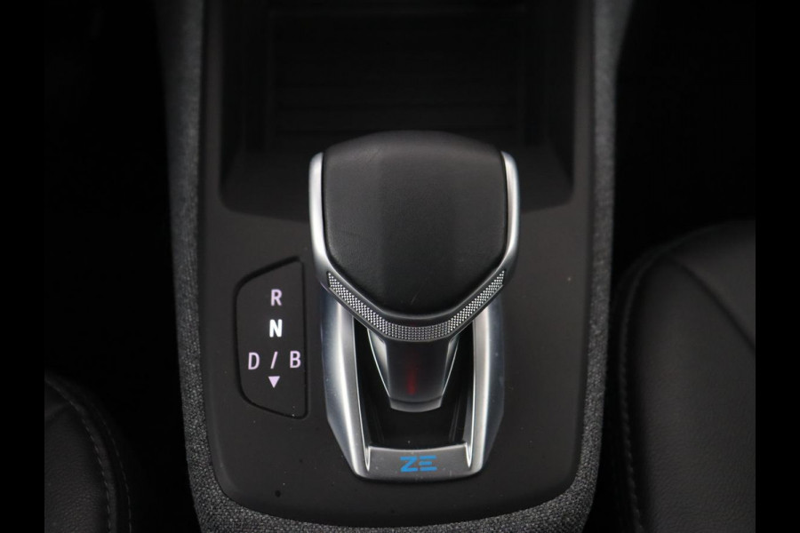 Renault ZOE R135 Intens 52 kWh | Warmtepomp | Carplay | Camera | Half leder | Keyless | Navigatie | Climate control | DAB | Cruise control Renault ZOE R135 Intens 52 kWh | Warmtepomp | Carplay | Camera | Half leder | Keyless | Navigatie | Climate control | DAB | Cruise control