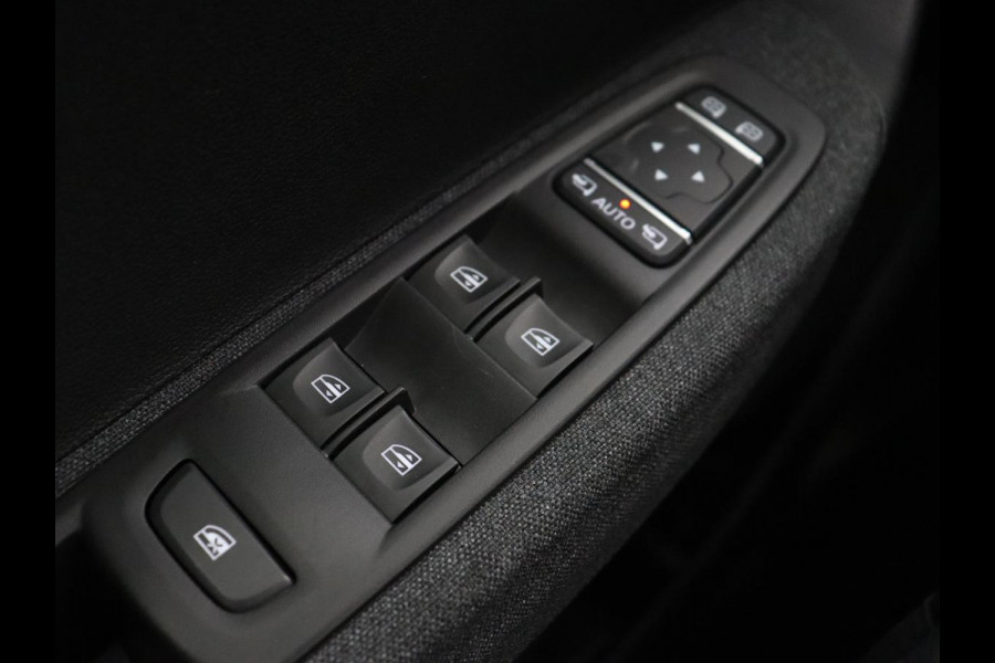 Renault ZOE R135 Intens 52 kWh | Warmtepomp | Carplay | Camera | Half leder | Keyless | Navigatie | Climate control | DAB | Cruise control Renault ZOE R135 Intens 52 kWh | Warmtepomp | Carplay | Camera | Half leder | Keyless | Navigatie | Climate control | DAB | Cruise control