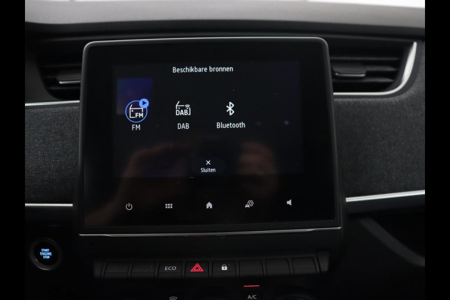 Renault ZOE R135 Intens 52 kWh | Warmtepomp | Carplay | Camera | Half leder | Keyless | Navigatie | Climate control | DAB | Cruise control Renault ZOE R135 Intens 52 kWh | Warmtepomp | Carplay | Camera | Half leder | Keyless | Navigatie | Climate control | DAB | Cruise control