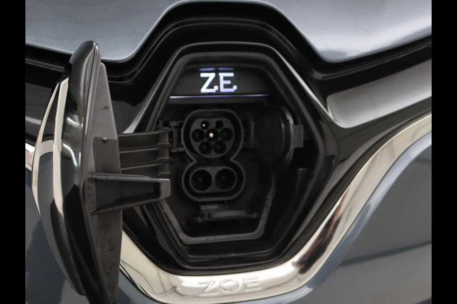 Renault ZOE R135 Intens 52 kWh | Warmtepomp | Carplay | Camera | Half leder | Keyless | Navigatie | Climate control | DAB | Cruise control Renault ZOE R135 Intens 52 kWh | Warmtepomp | Carplay | Camera | Half leder | Keyless | Navigatie | Climate control | DAB | Cruise control