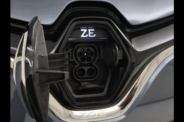 Renault ZOE R135 Intens 52 kWh | Warmtepomp | Carplay | Camera | Half leder | Keyless | Navigatie | Climate control | DAB | Cruise control Renault ZOE R135 Intens 52 kWh | Warmtepomp | Carplay | Camera | Half leder | Keyless | Navigatie | Climate control | DAB | Cruise control