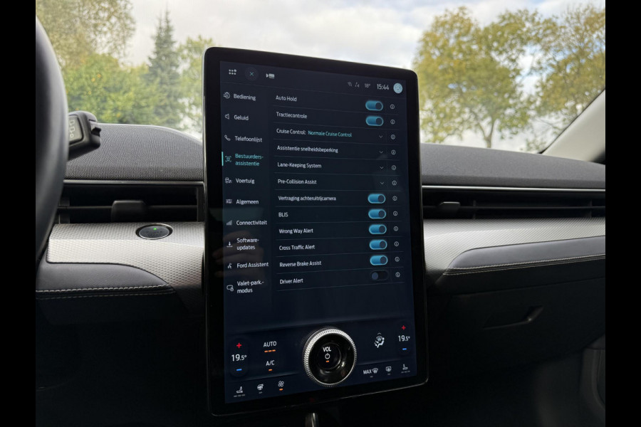 Ford Mustang Mach-E Aut. 75kWh | Trekhaak | Leder | Navi | B&O Sound | 360 Camera |