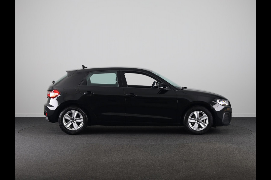 Audi A1 Sportback 25 TFSI Pro Line 95pk | Airconditioning | Navigatie via App | Parkeersensoren achter Audi A1 Sportback 25 TFSI Pro Line 95pk | Airconditioning | Navigatie via App | Parkeersensoren achter
