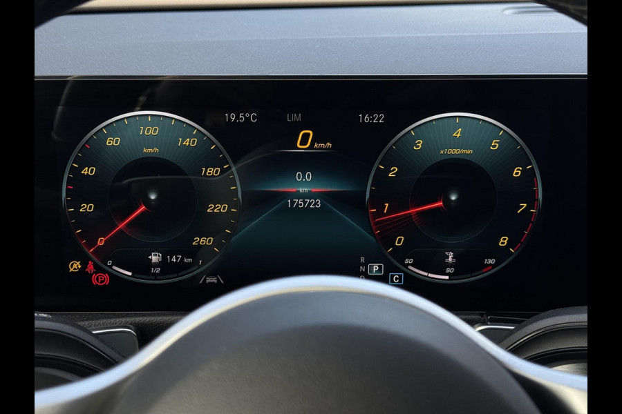 Mercedes-Benz Glb 200 Business Solution Luxury 7p. | Panorama | Leder | Memory | Mercedes-Benz Glb 200 Business Solution Luxury 7p. | Panorama | Leder | Memory |