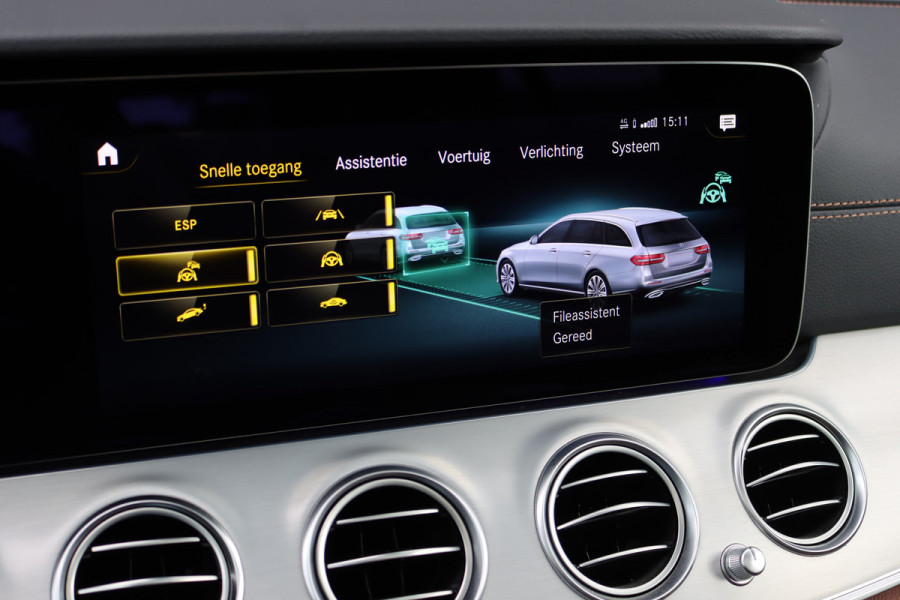 Mercedes-Benz E-Klasse Estate 300 de Premium+ AMG Line | Distronic+ | Panoramadak | Burmester | Keyless Go | Rijassistentiepakket | Surround Camera | Leder | Mercedes-Benz E-Klasse Estate 300 de Premium+ AMG Line | Distronic+ | Panoramadak | Burmester | Keyless Go | Rijassistentiepakket | Surround Camera | Leder |