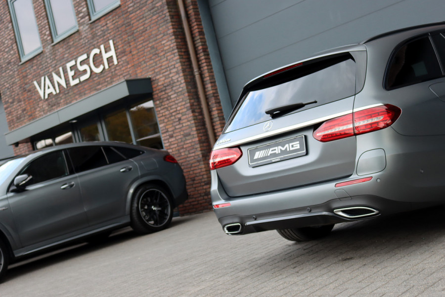 Mercedes-Benz E-Klasse Estate 300 de Premium+ AMG Line | Distronic+ | Panoramadak | Burmester | Keyless Go | Rijassistentiepakket | Surround Camera | Leder | Mercedes-Benz E-Klasse Estate 300 de Premium+ AMG Line | Distronic+ | Panoramadak | Burmester | Keyless Go | Rijassistentiepakket | Surround Camera | Leder |