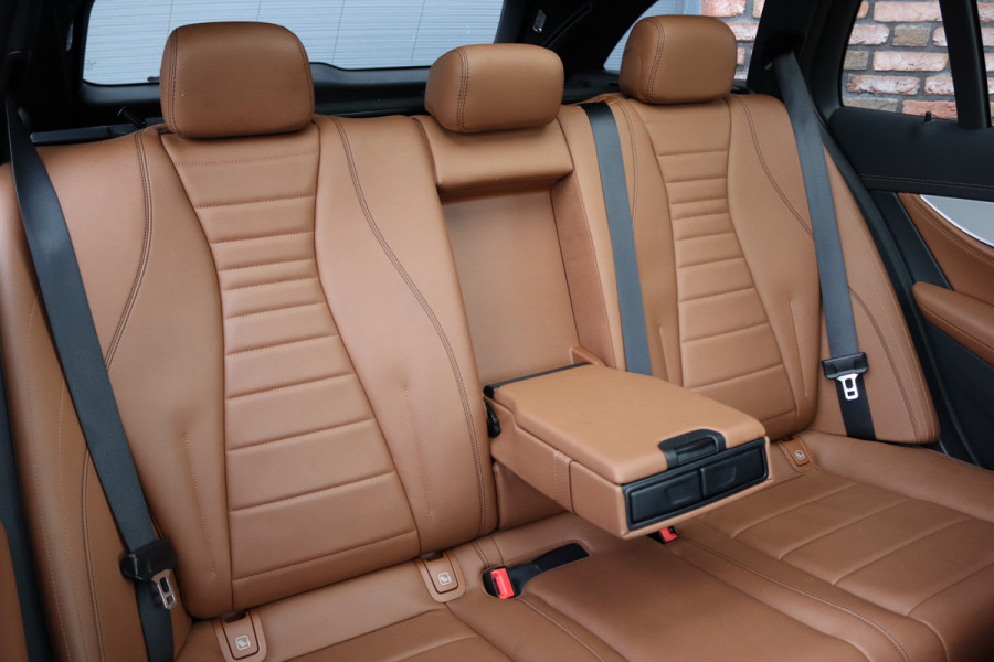 Mercedes-Benz E-Klasse Estate 300 de Premium+ AMG Line | Distronic+ | Panoramadak | Burmester | Keyless Go | Rijassistentiepakket | Surround Camera | Leder | Mercedes-Benz E-Klasse Estate 300 de Premium+ AMG Line | Distronic+ | Panoramadak | Burmester | Keyless Go | Rijassistentiepakket | Surround Camera | Leder |