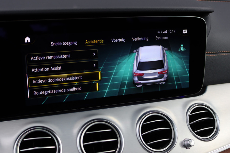 Mercedes-Benz E-Klasse Estate 300 de Premium+ AMG Line | Distronic+ | Panoramadak | Burmester | Keyless Go | Rijassistentiepakket | Surround Camera | Leder | Mercedes-Benz E-Klasse Estate 300 de Premium+ AMG Line | Distronic+ | Panoramadak | Burmester | Keyless Go | Rijassistentiepakket | Surround Camera | Leder |