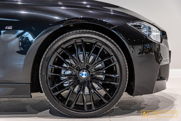 BMW 3 Serie Touring 320i M Sport Edition|Trekhaak|NAP|Leder