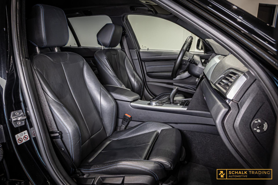 BMW 3 Serie Touring 320i M Sport Edition|Trekhaak|NAP|Leder