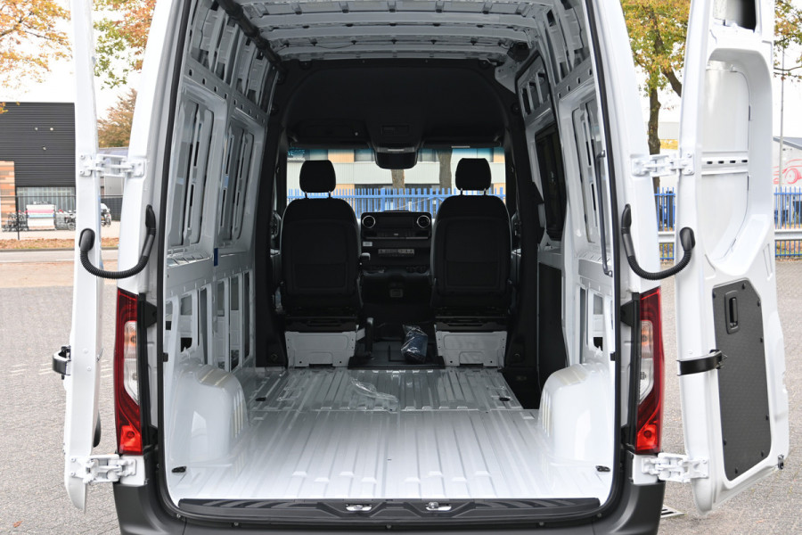 Mercedes-Benz Sprinter 319 CDI 4x4 L2H2 Pro Draaistoelen, LED, 360 Graden Camera, Navigatie