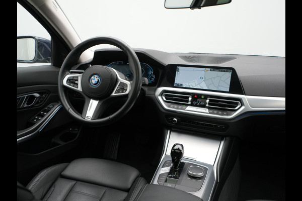 BMW 3 Serie Touring 330e Luxury Line Plug In Hybrid 293pk Dealer O.H PHEV | Panodak | Adaptive Cruise | 360 Camera | Lederen Sportstoelen Memory & Verwarmd | Harman & Kardon |  Apple Carplay | Sfeerverlichting | Blis | Virtual | Navigatie | DAB | 19"L.M | BMW 3 Serie Touring 330e Luxury Line Plug In Hybrid 293pk Dealer O.H PHEV | Panodak | Adaptive Cruise | 360 Camera | Lederen Sportstoelen Memory & Verwarmd | Harman & Kardon |  Apple Carplay | Sfeerverlichting | Blis | Virtual | Navigatie | DAB | 19"L.M |