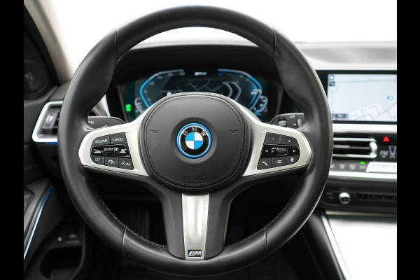 BMW 3 Serie Touring 330e Luxury Line Plug In Hybrid 293pk Dealer O.H PHEV | Panodak | Adaptive Cruise | 360 Camera | Lederen Sportstoelen Memory & Verwarmd | Harman & Kardon |  Apple Carplay | Sfeerverlichting | Blis | Virtual | Navigatie | DAB | 19"L.M | BMW 3 Serie Touring 330e Luxury Line Plug In Hybrid 293pk Dealer O.H PHEV | Panodak | Adaptive Cruise | 360 Camera | Lederen Sportstoelen Memory & Verwarmd | Harman & Kardon |  Apple Carplay | Sfeerverlichting | Blis | Virtual | Navigatie | DAB | 19"L.M |
